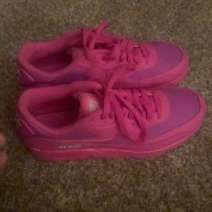Pink air Max’s